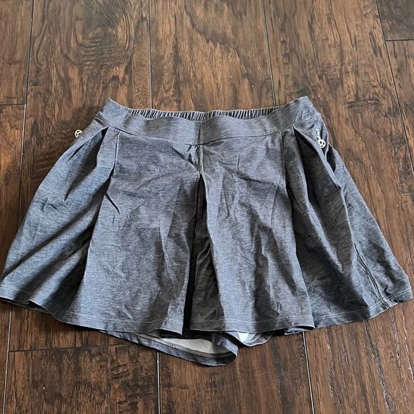 Lululemon Go City Skort Gray Heathered size 6 in EUC with pockets - Picture 1 of 11